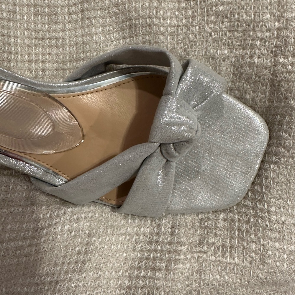 Badgley Mischka Silver Knotted Heels Jewel Evening Wedding Occasion - Picture 5 of 5